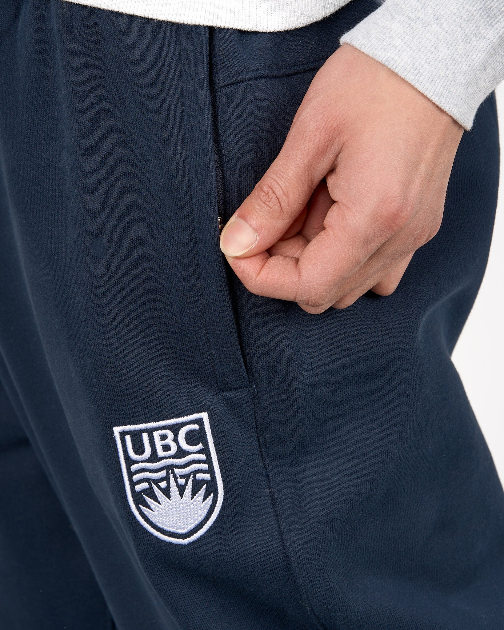 Mens Crested Steady State Classic-Fit Jogger True Navy - Image 3