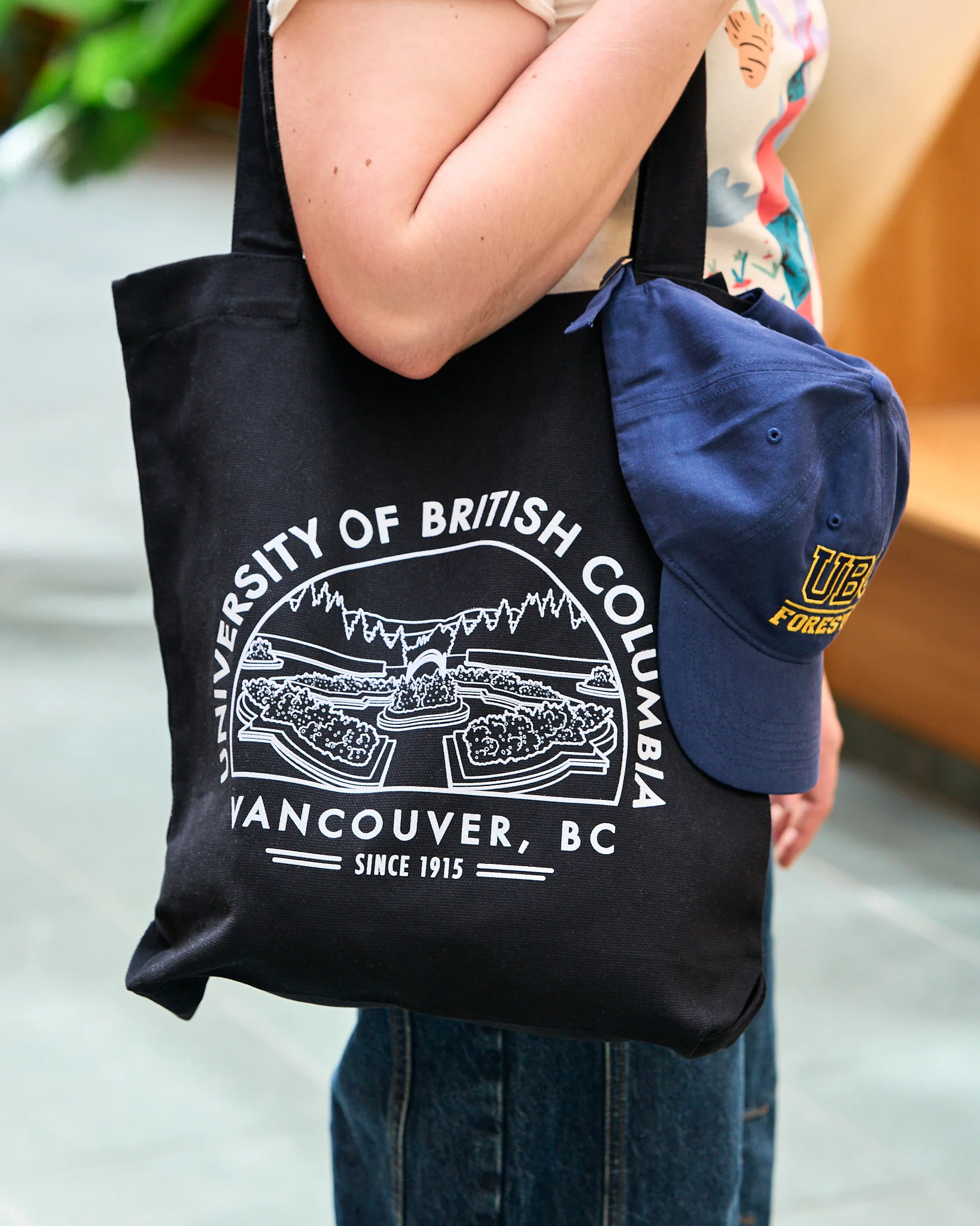 UBC Tote Rose Garden Wide Bag - Black